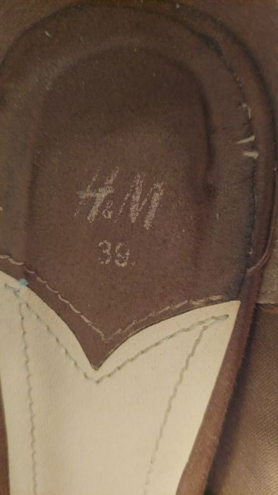 Czółenka zamszowe 39