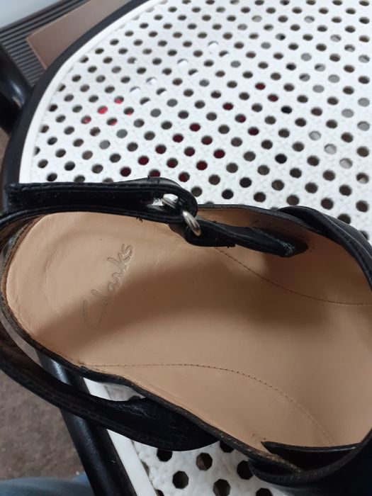 Skórzane sandały Clarks roz. 38 czarne, stabilne