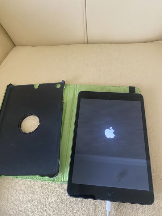 Планшет Apple iPad A1432