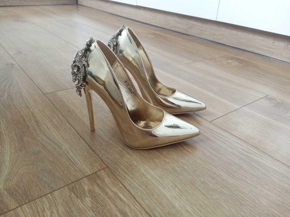 Nowe szpilki 37 złote lusterkowe z ozdobami cyrkonie