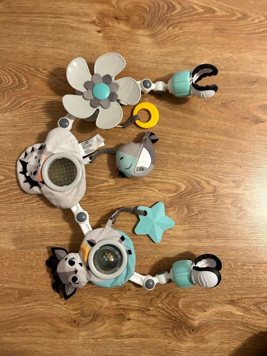 Zabawka do wózka, leżaczka czy fotelika.