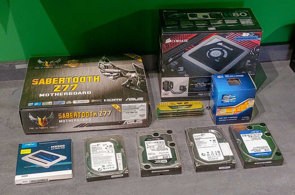 GeIL EVO CORSA Series 16GB (2 x 8GB) DDR3 1600 (PC3 12800)