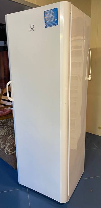 Морозильна камера Indesit