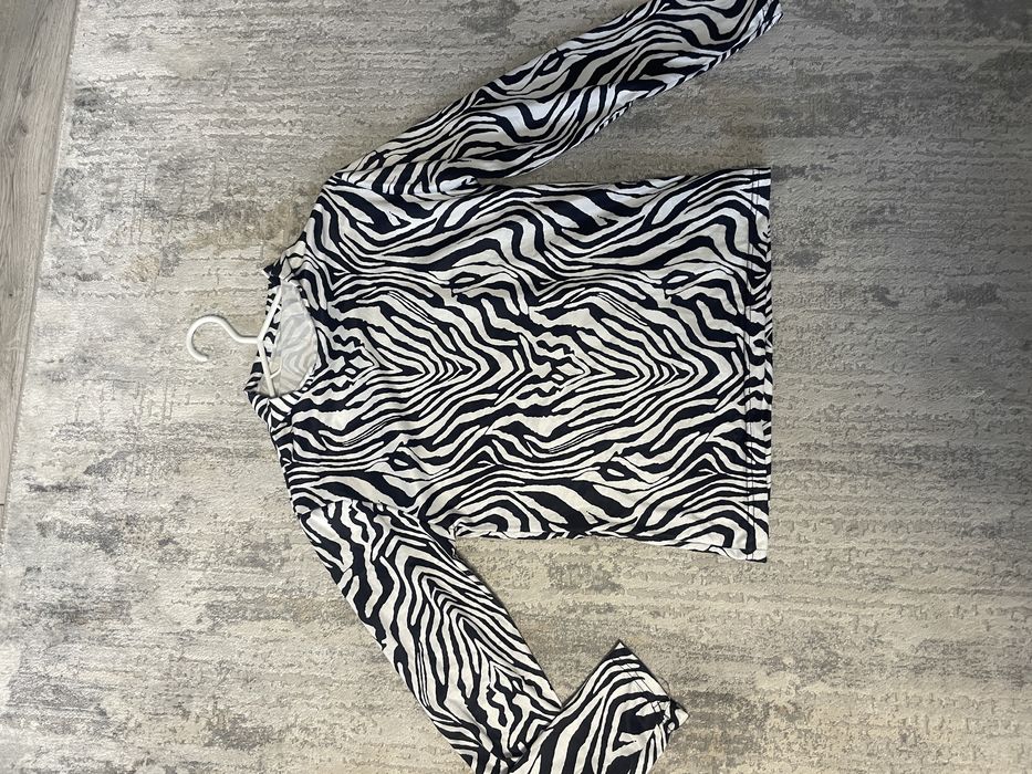 Красивий гольф у стилі зебри