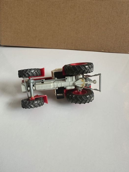 Modelik czeskiego ciągnika Zetor Crystal 12045