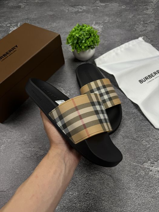 Тапки Burberry (шльопанці)
