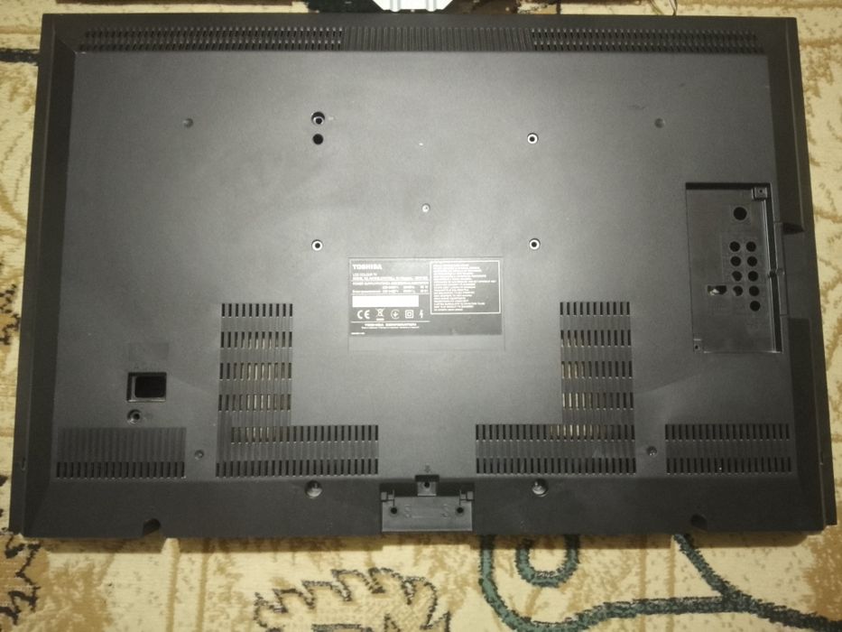 Toshiba 32HV10G (Телевізор на запчастини)