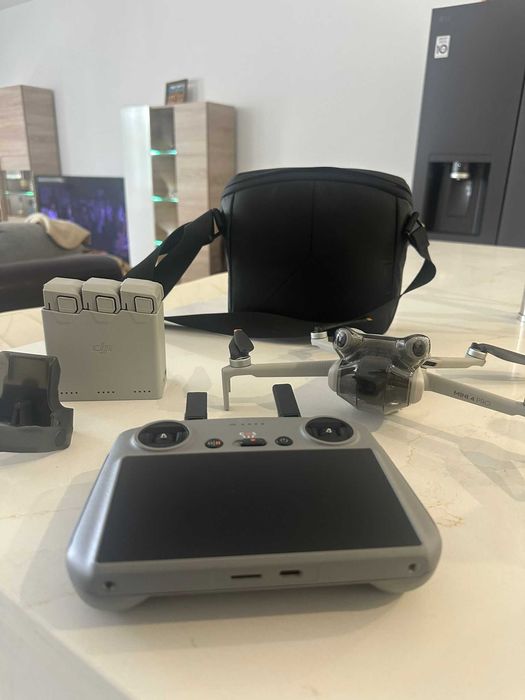 DJI Mini 4 Pro Fly More Combo (Muito pouco uso)