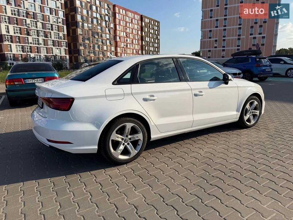 Audi A3 2018 8V (FL) 2.0 TFSI MT
