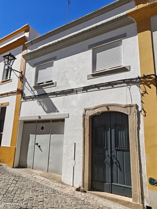 Quartos para Arrendamento – Centro de Portalegre (junto ao Castelo)