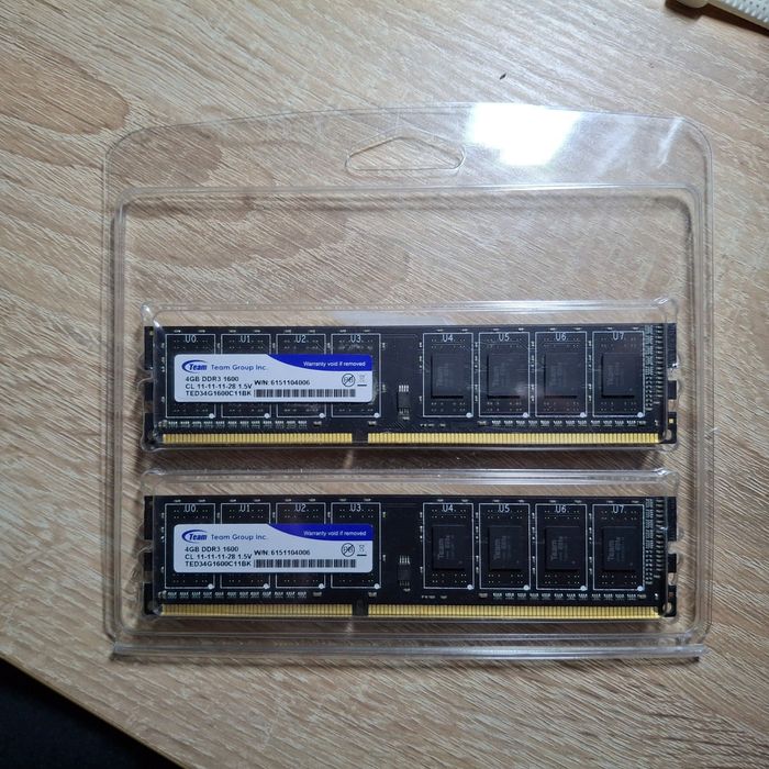 Продам оперативну пам'ять DDR3 2x4(8GB) 1600MHz.