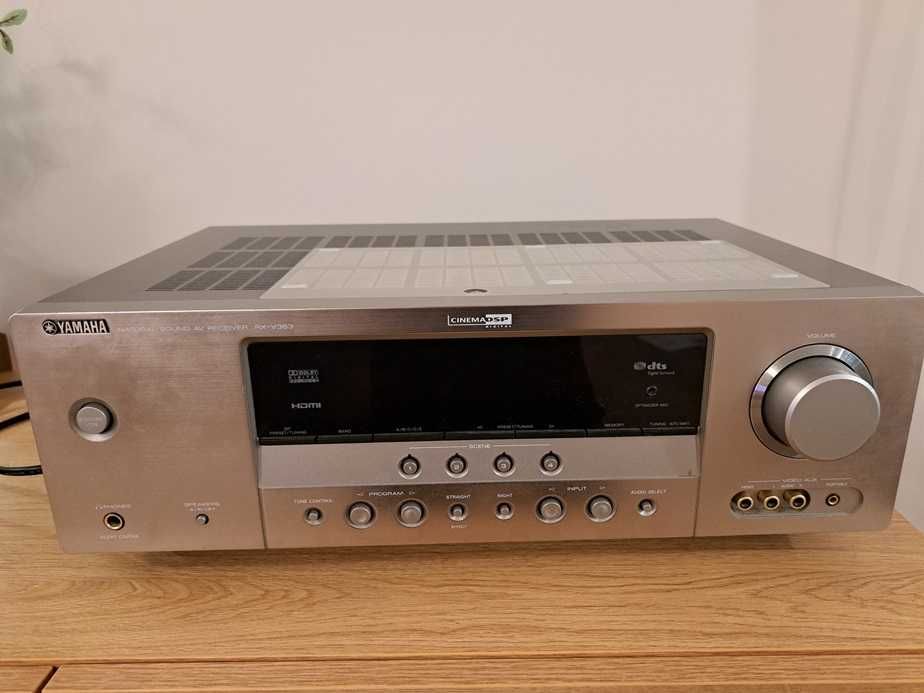 Zestaw kina domowego, amplituner Yamaha RX-V363, kolumny, subwoofer