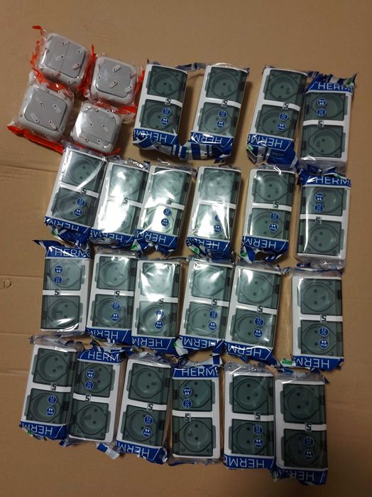 gniazda podwójne hermetyczne zestaw