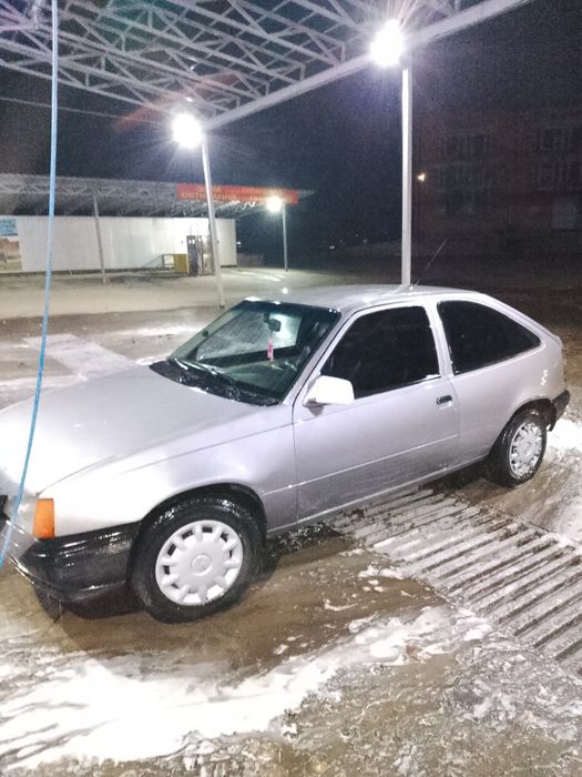 Продам машину Опель кадет