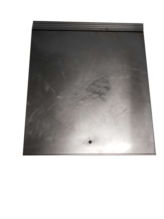 Właz do piwnicy z siłownikami PRODUCENT