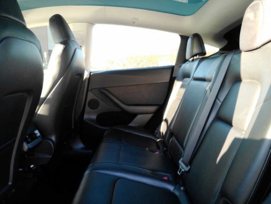 Tesla Model Y Long Range      2022