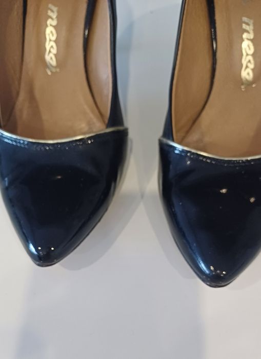 Buty damskie  na obcasie rozmiar 37
