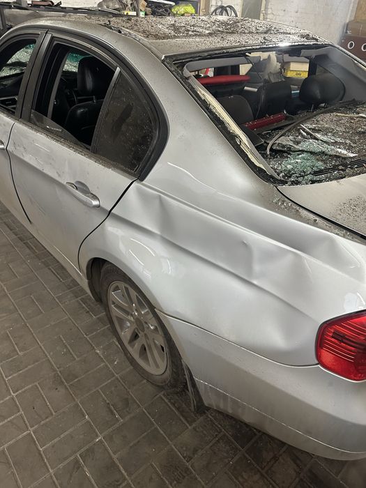 автомобіль BMW 3 E90