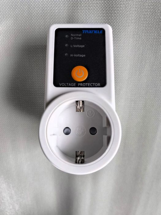 Регульовані реле напруги (відсікачі) TAXNELE і TOMZN з дисплеєм НОВІ