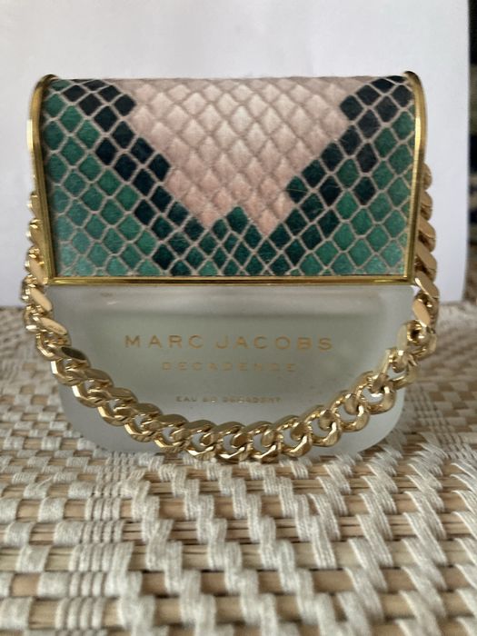 Marc Jacobs Eau So Decadent.
