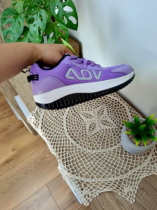 Damskie sneakersy adidasy tenisówki 37 o szerokim kroju AOV