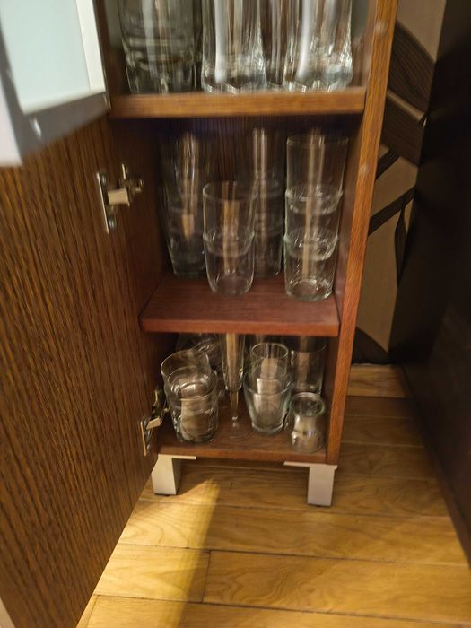 Witryna słupek przeszklona