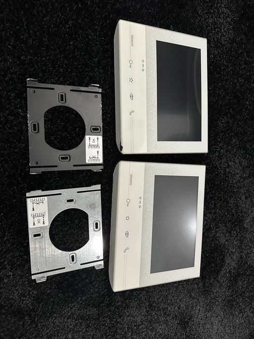 Monitor para videoporteiro com wifi Bticino Classe 300X13E