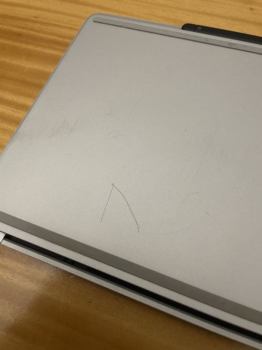 Microsoft Surface Laptop Studio + Caneta