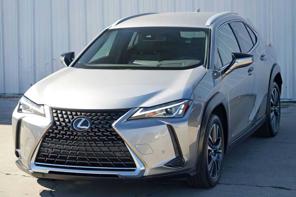 Lexus UX 200      2022