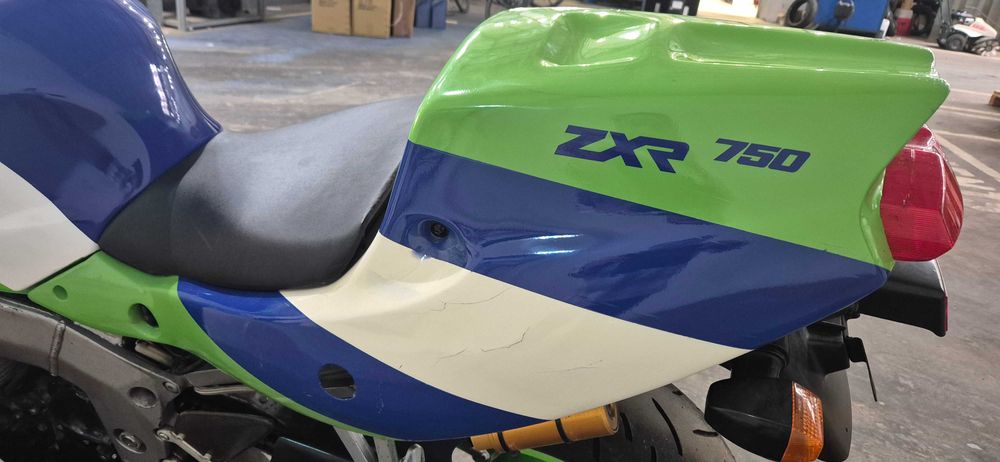 Kawasaki zxr 750 L
