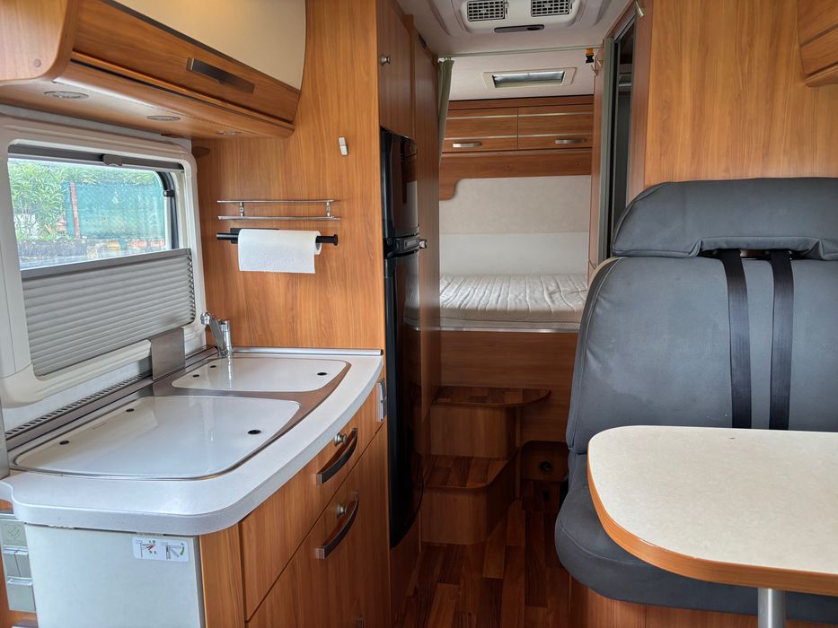 Autocaravana Hymer Exsis-i EX 644 com 6 cintos