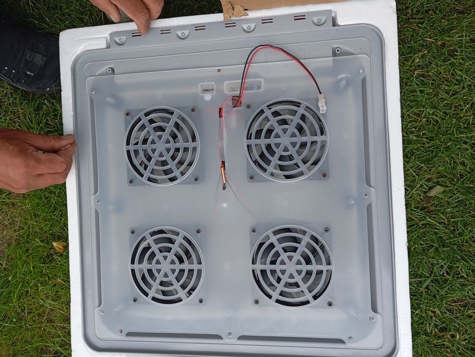 Inkubator automatyczny Dino plus 92 jaja bez akcesoriów