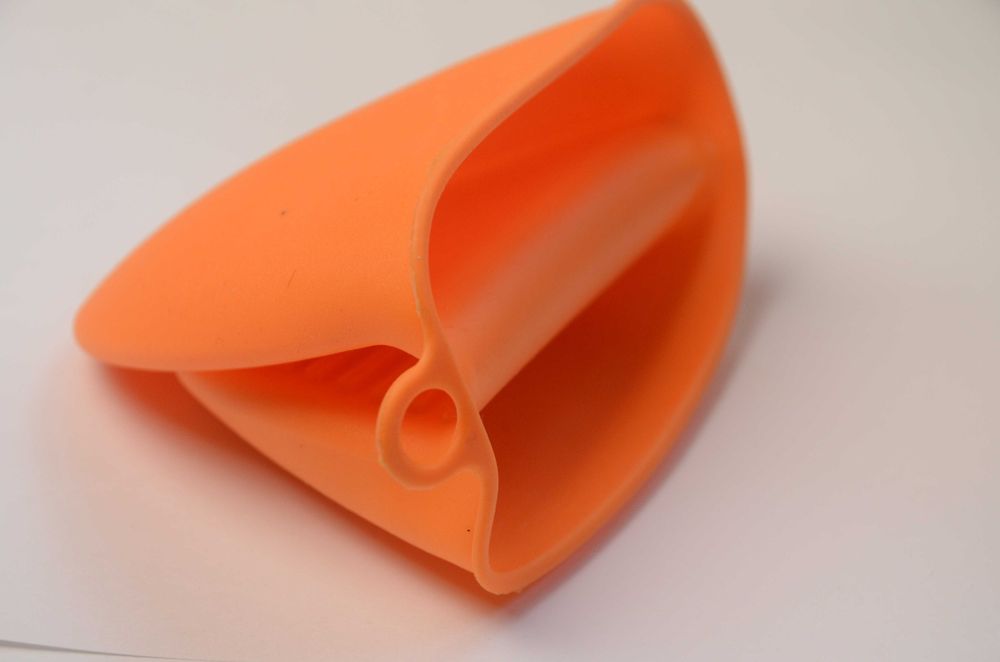 Кухонне приладдя прихватка силіконова, овочечистки, ролик на вареники