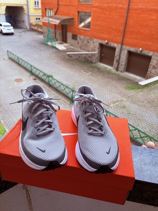 Оригінальні кросівки Nike Revolution 8 HJ9198-004