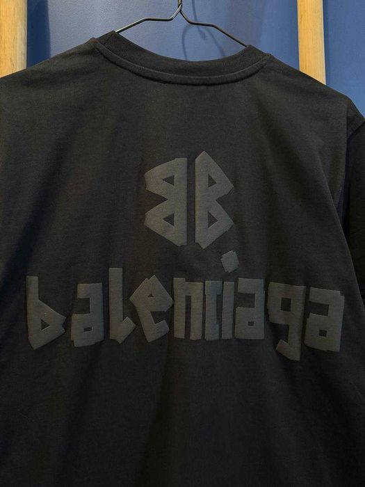 Stylowa koszulka Balenciaga