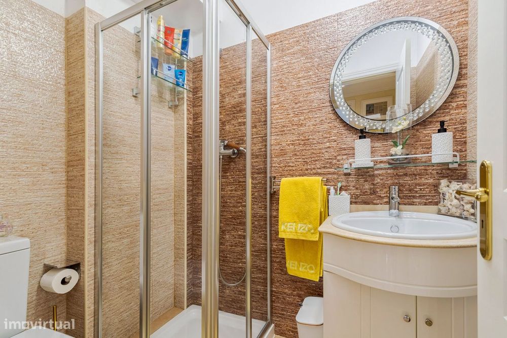 Paivas / Amora - Apartamento T3 Com Garagem