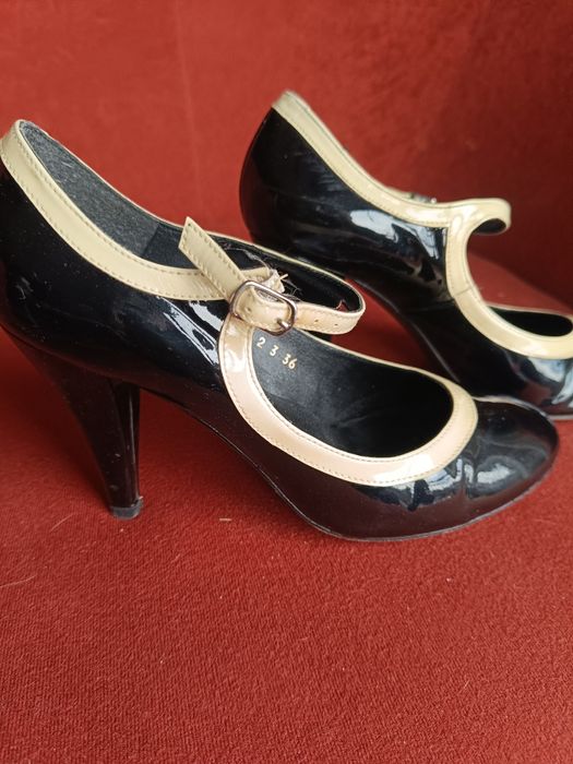 Kazar czółenka w stylu vintage