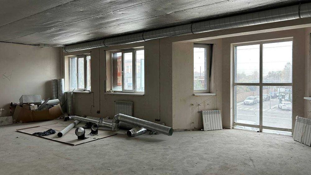 Продам фасадне приміщення 73 кв.м. вул. Набережна м. Вишгород