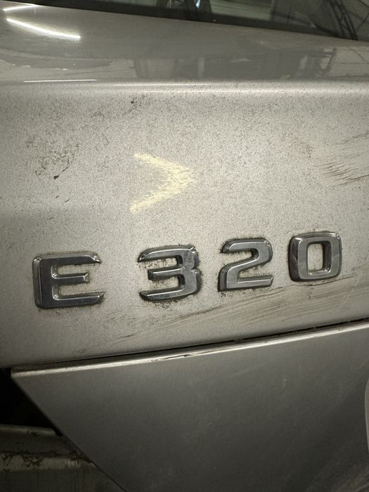 Emblemat mercedes e320