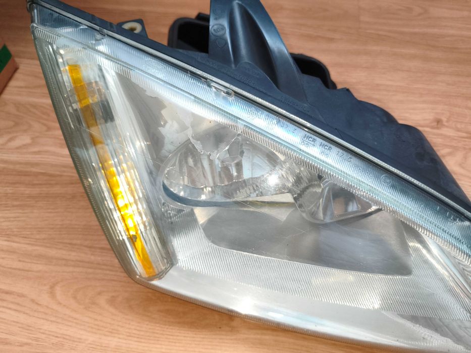 Conjunto Faróis / Ópticas Ford Focus Mk2 (Frente e Trás)