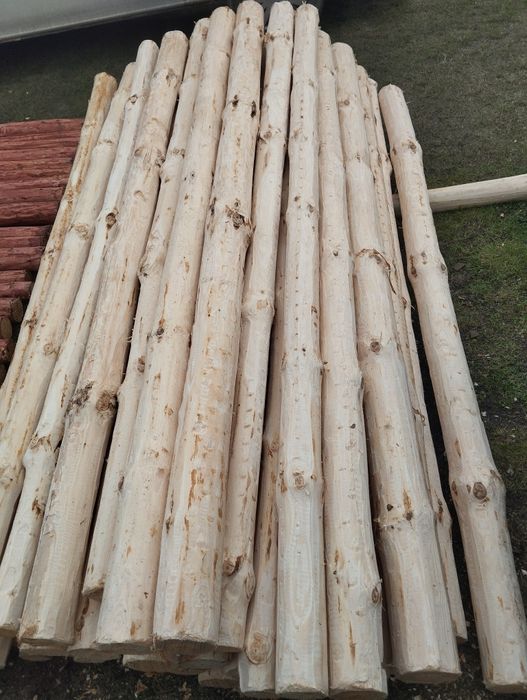 Słupki sosnowe korowane 250 cm