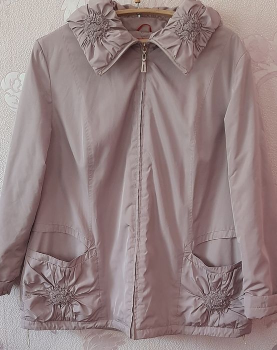 Куртка в гарному стані на флісі.