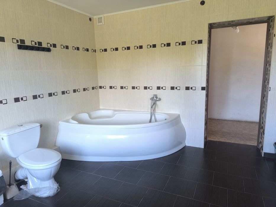 Продам дом в селе Вiльне (Свердловка) 60000