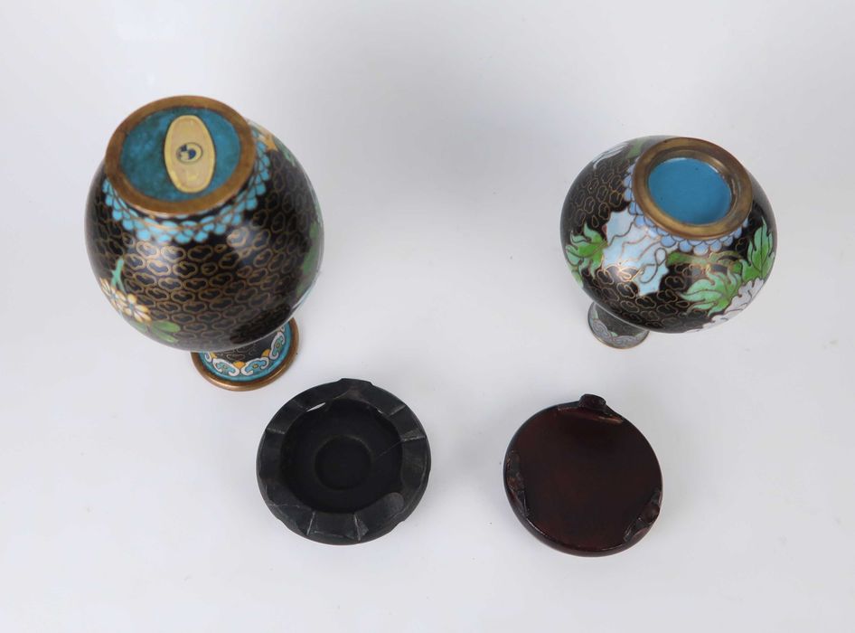 2 jarras cloisonné com suporte