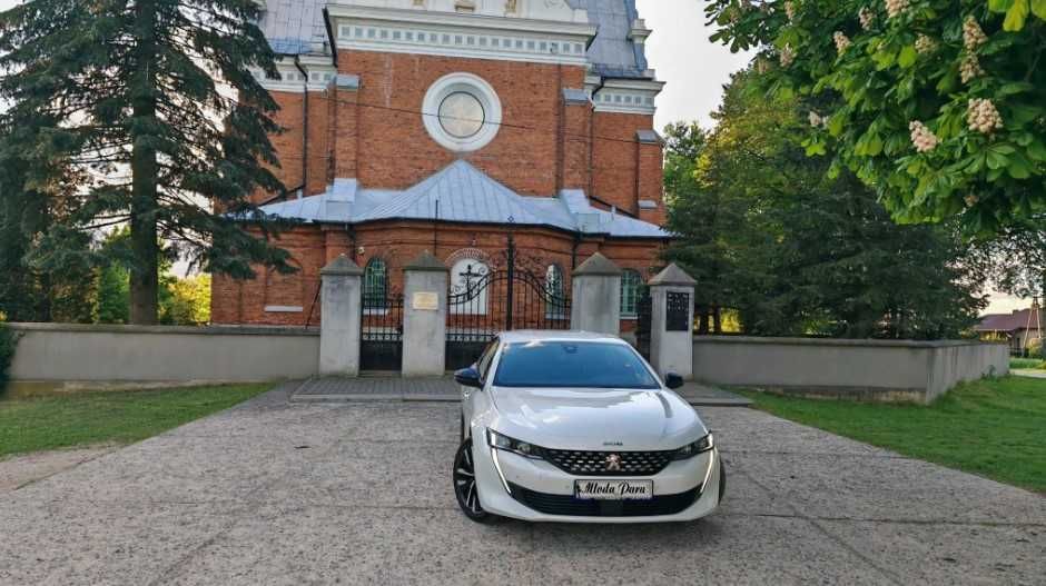 Samochód do ślubu w kolorze białej perly, wieczór panieński, kawalersk