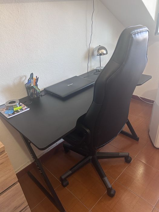 Mesa e Cadeira Gammer