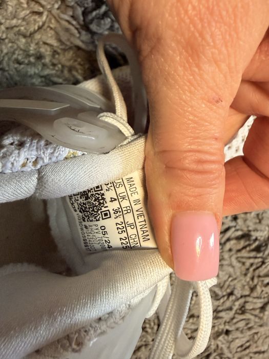 Продам кроссовки Adidas ultra boost 36 размер