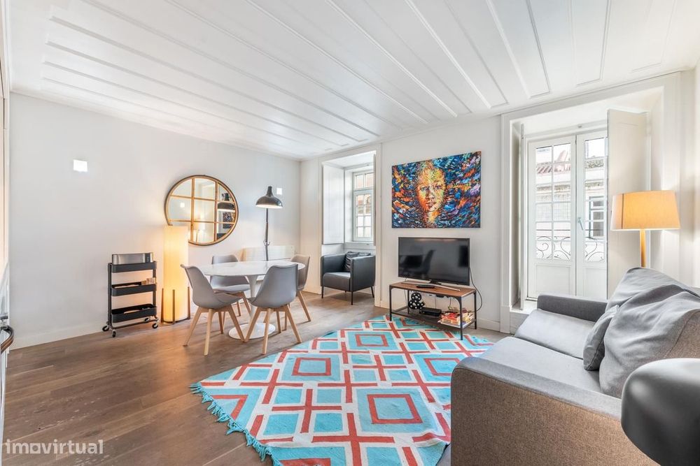 Apartamento T0 + 1 com vista, Chiado, Lisboa