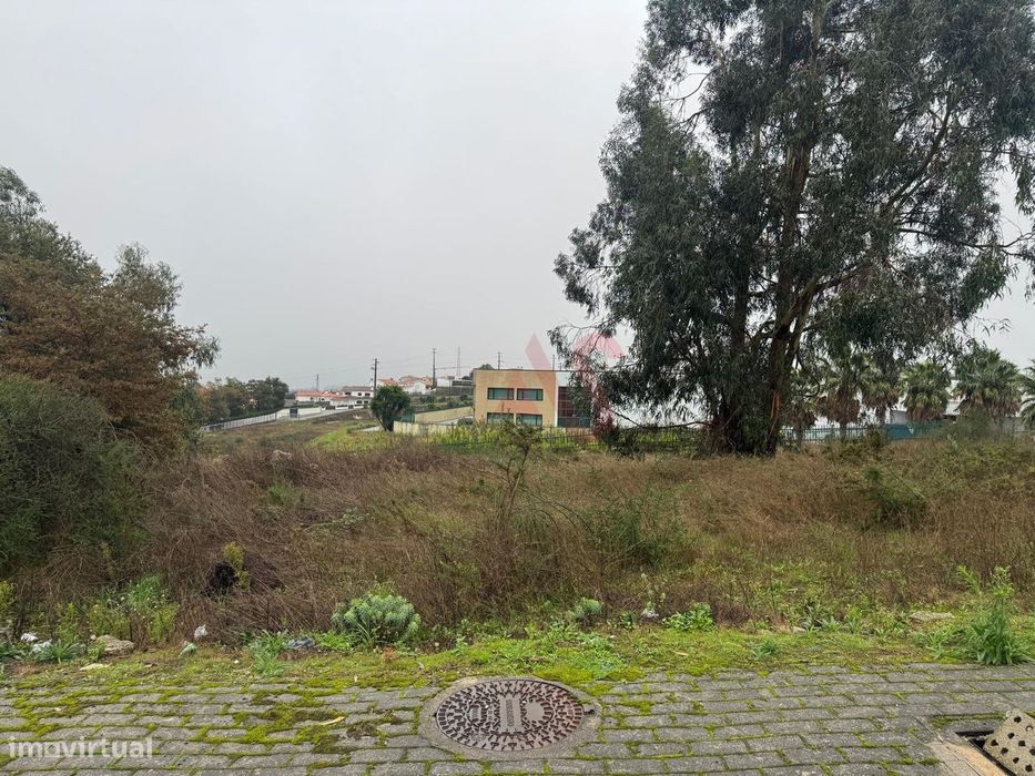Terreno para Construção com 659 m² em Barrosas Idães, Felgueiras — Idães, Porto