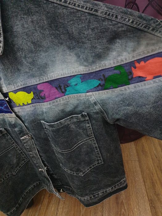 Джинсова куртка з персоналізованим малюнком